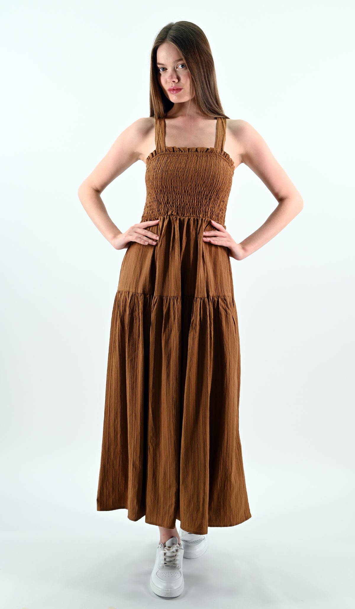 brown smocked midi dress – YesMooi Check Weight The flowy A Kelly Clarkson shows off color:Rust